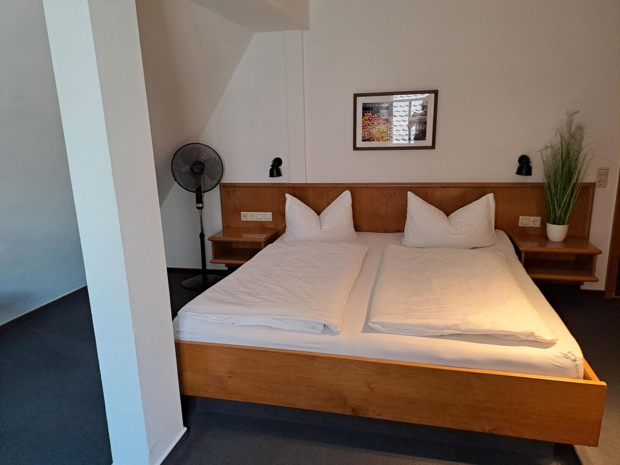 Stadthotel Waldhorn Кірхгайм-унтер-Тек Екстер'єр фото