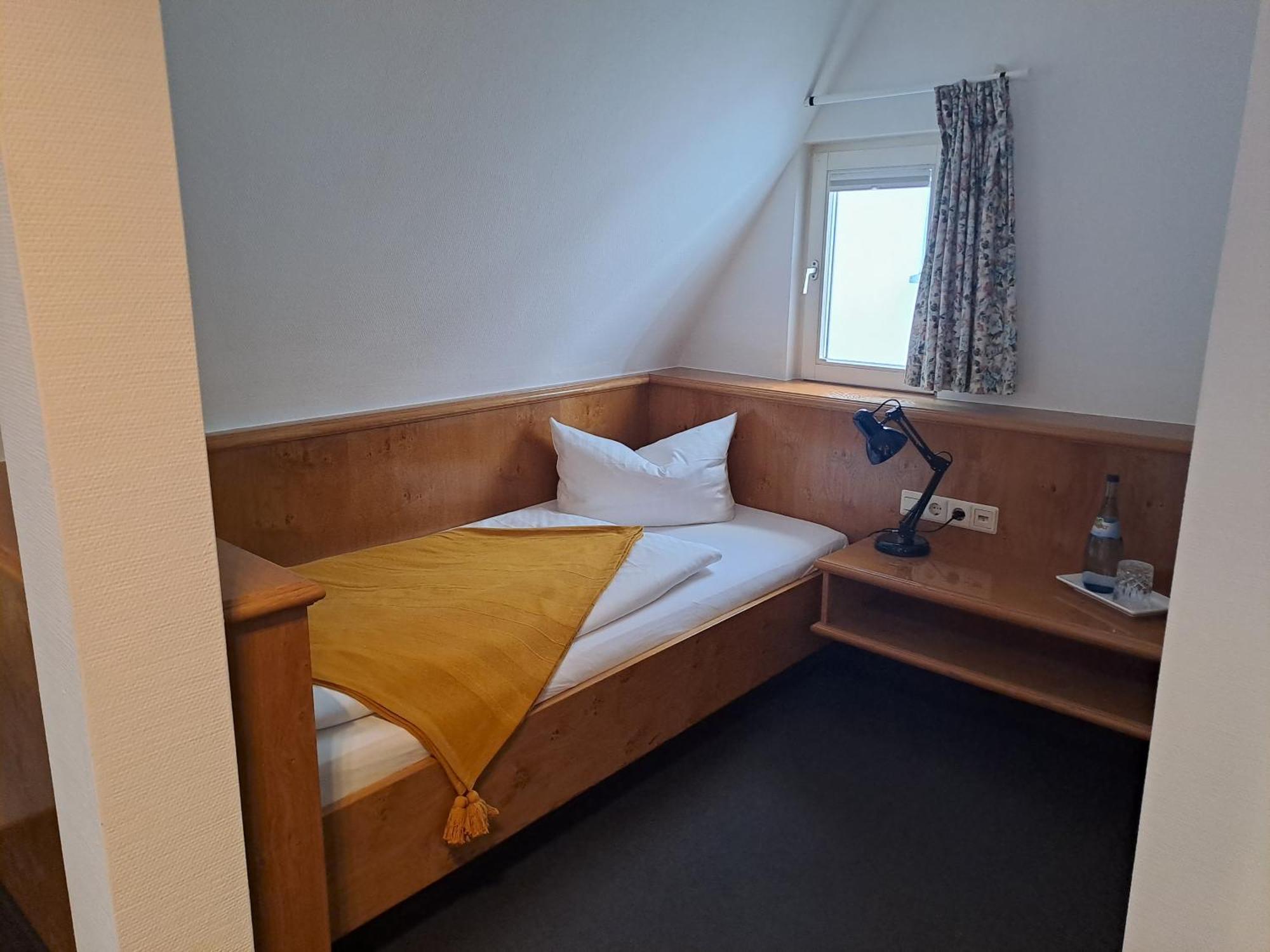 Stadthotel Waldhorn Кірхгайм-унтер-Тек Екстер'єр фото